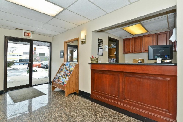 Super 8 by Wyndham Bridgeview/Chicago Area image 10